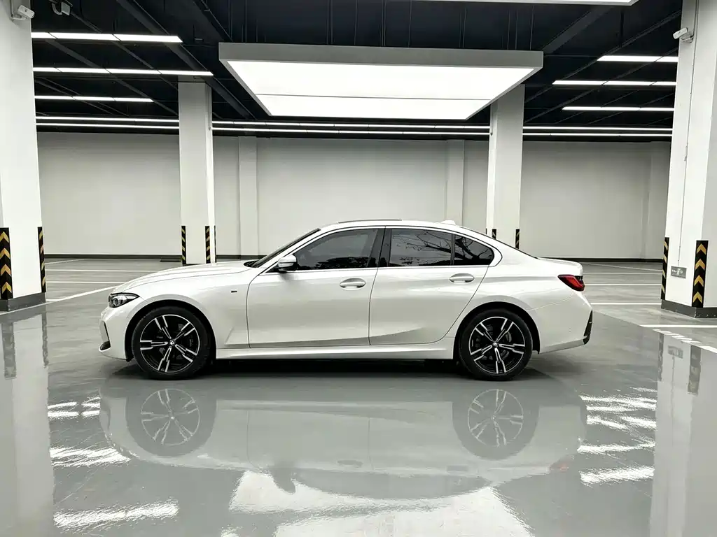 BMW 3 Series 2023 — фото 15