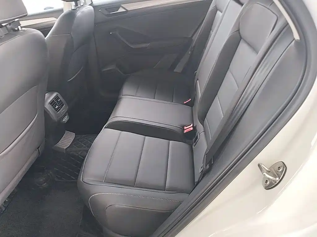 Volkswagen T-Roc 2023 — фото 17
