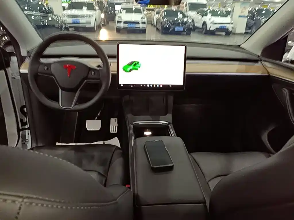 Tesla Model Y 2023 — фото 10