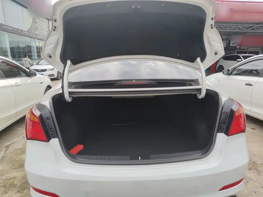 Hyundai Mistra 2015 — фото 19