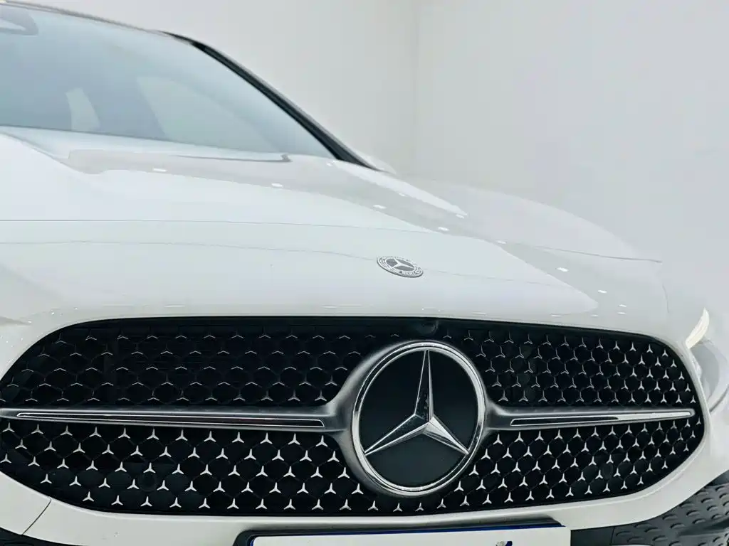 Mercedes-Benz A-Class 2024 — фото 9
