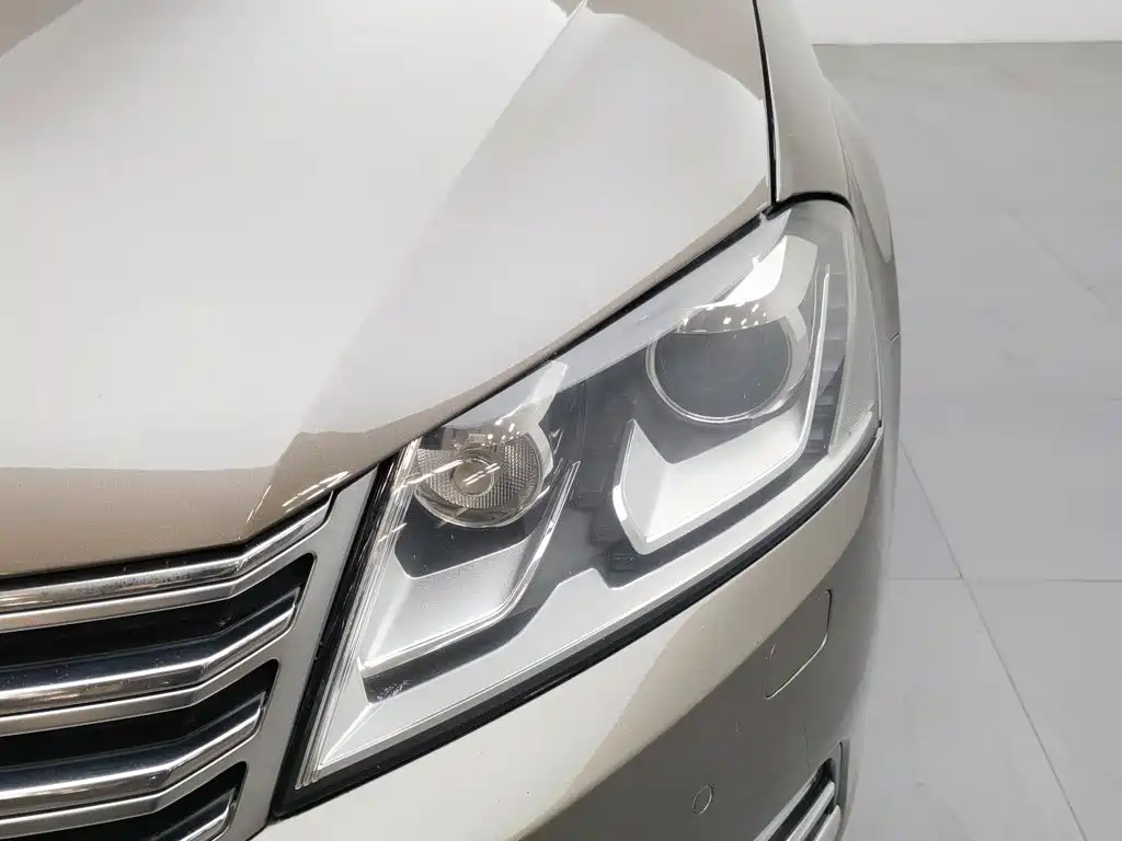 Volkswagen Magotan 2013