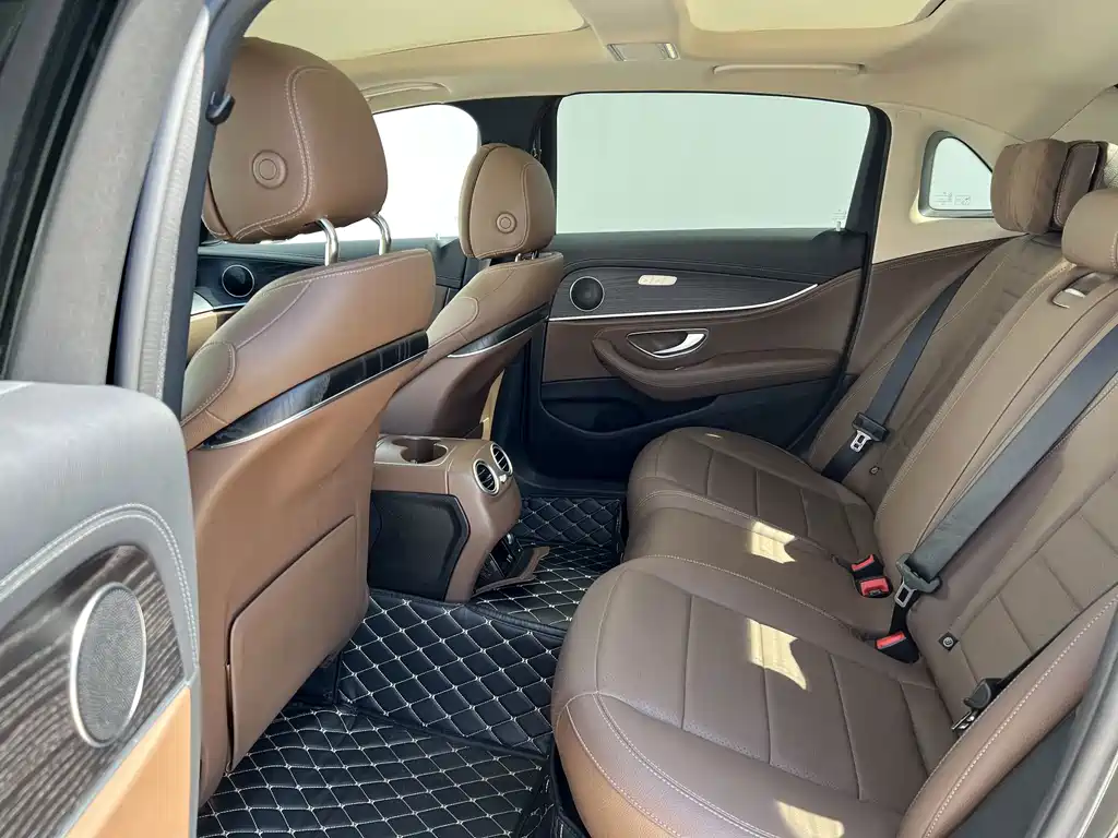 Mercedes-Benz E-Class 2020 — фото 10