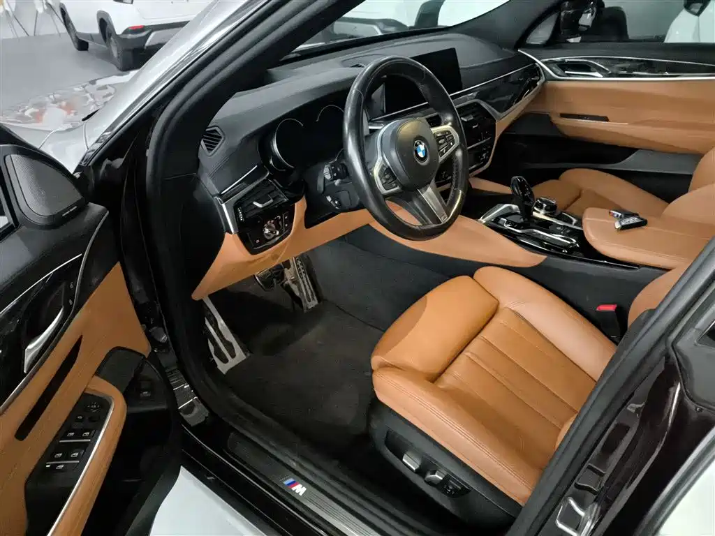 BMW 6 Series GT 2019 — фото 12
