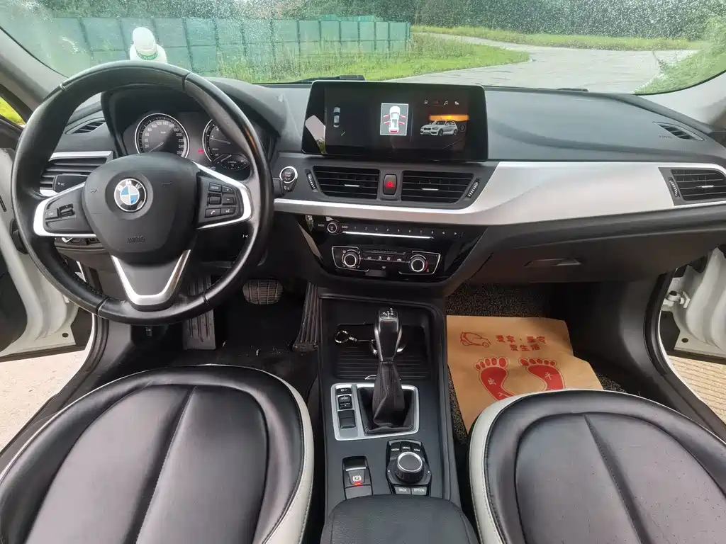 BMW 1 Series 2018 — фото 12