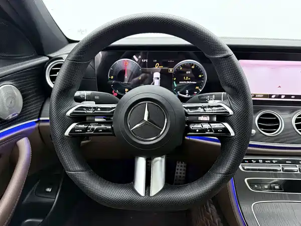 Mercedes-Benz E-Class 2022