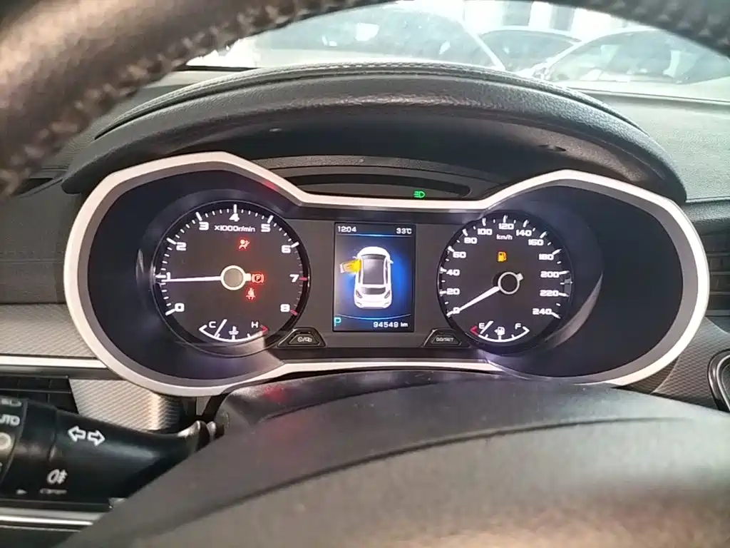 Geely Emgrand GS 2018 — фото 12