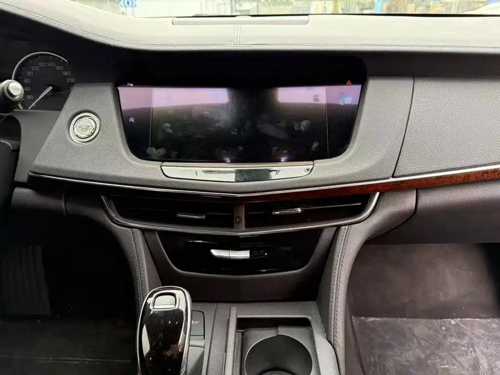 Cadillac CT6 2020 — фото 16