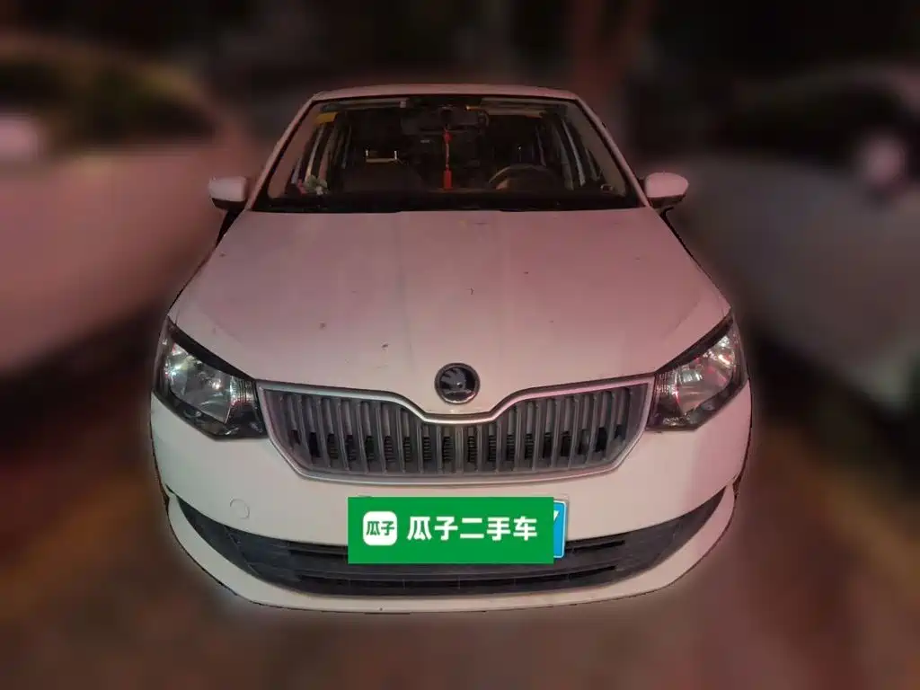 Skoda Fabia 2015 — фото 3