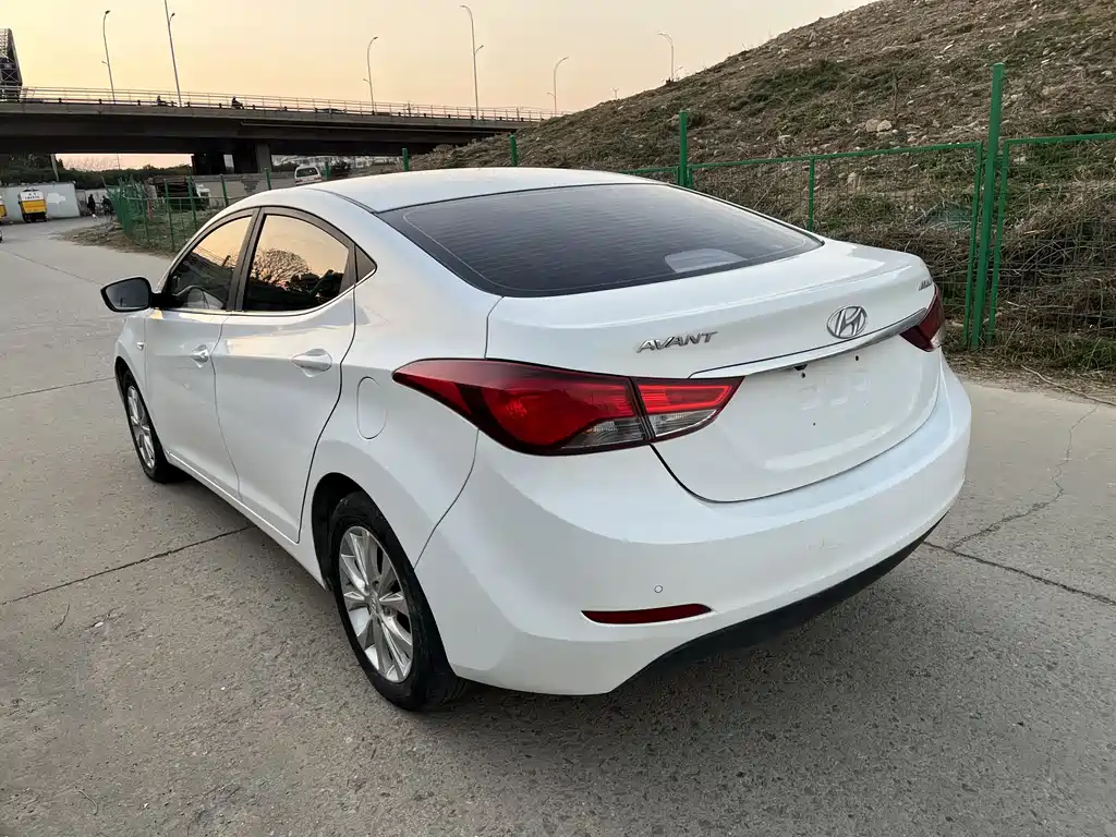 Hyundai Elantra Langdong 2017 — фото 14
