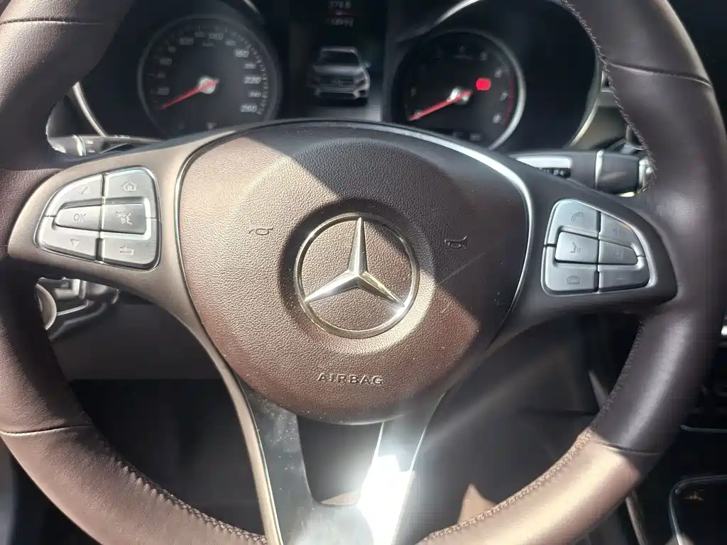 Mercedes-Benz GLC 2019 — фото 15