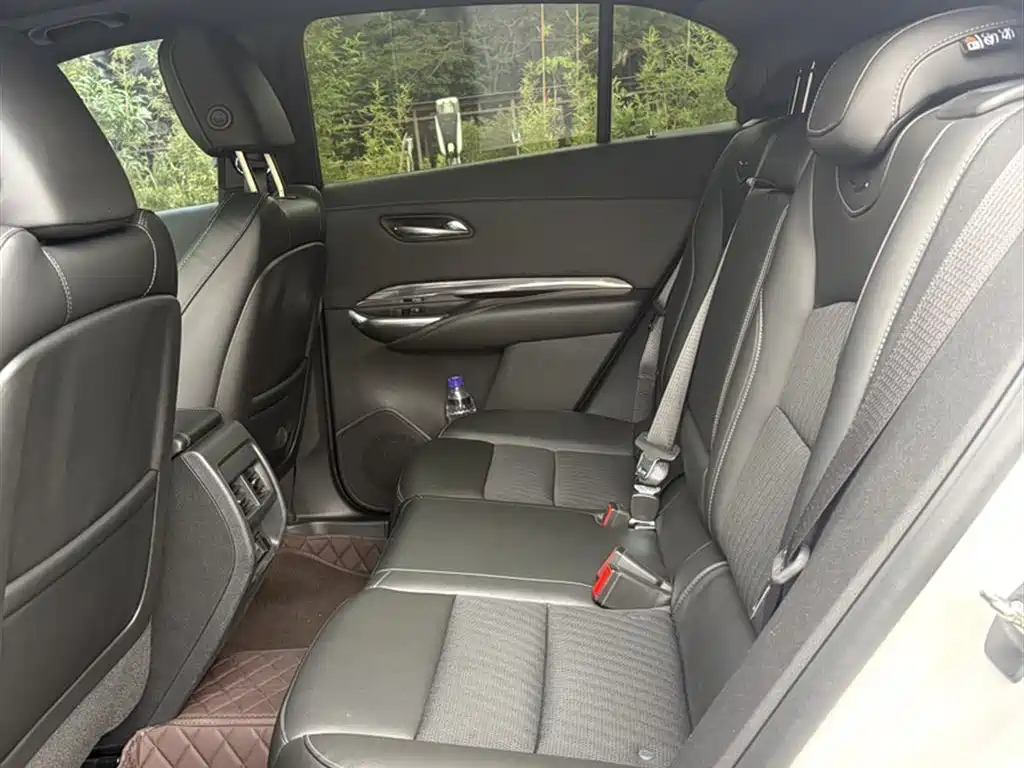 Cadillac XT4 2019 — фото 13
