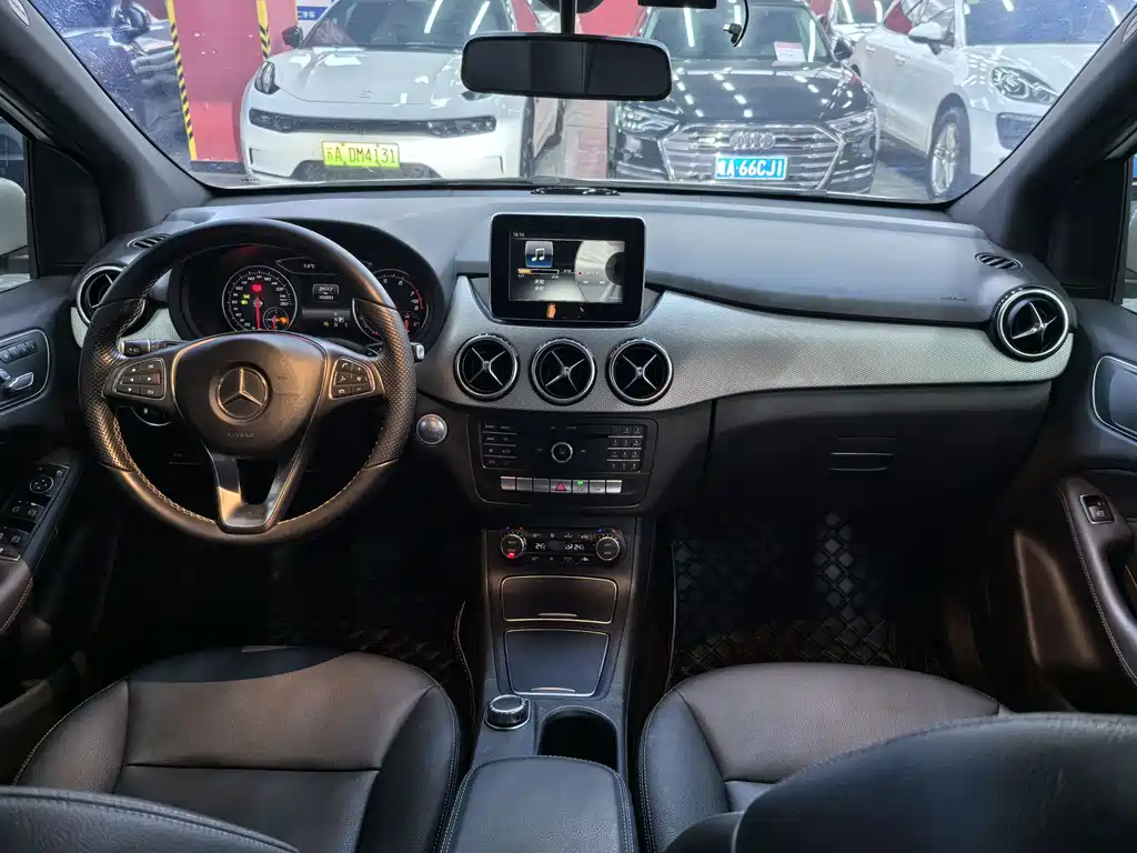 Mercedes-Benz B-Class 2015 — фото 11