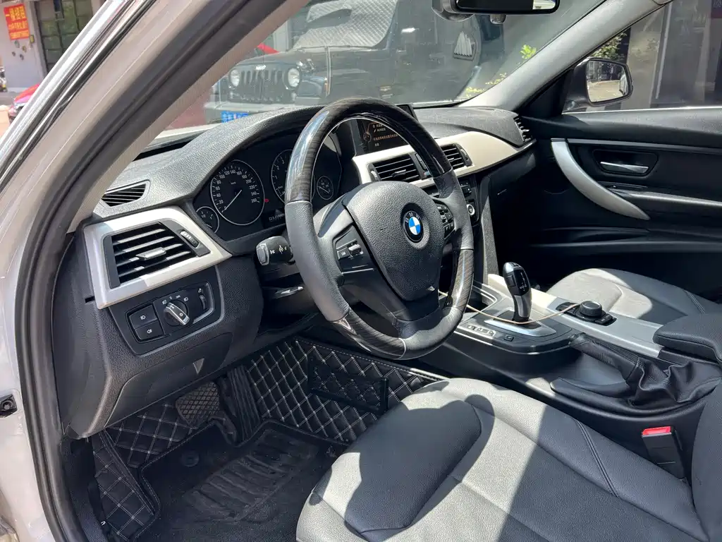 BMW 3 Series 2015 — фото 16
