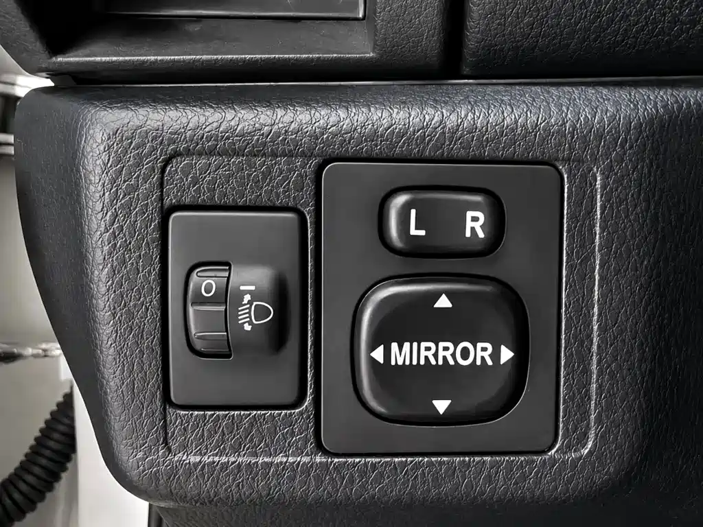 Toyota Yaris L 2022 — фото 19