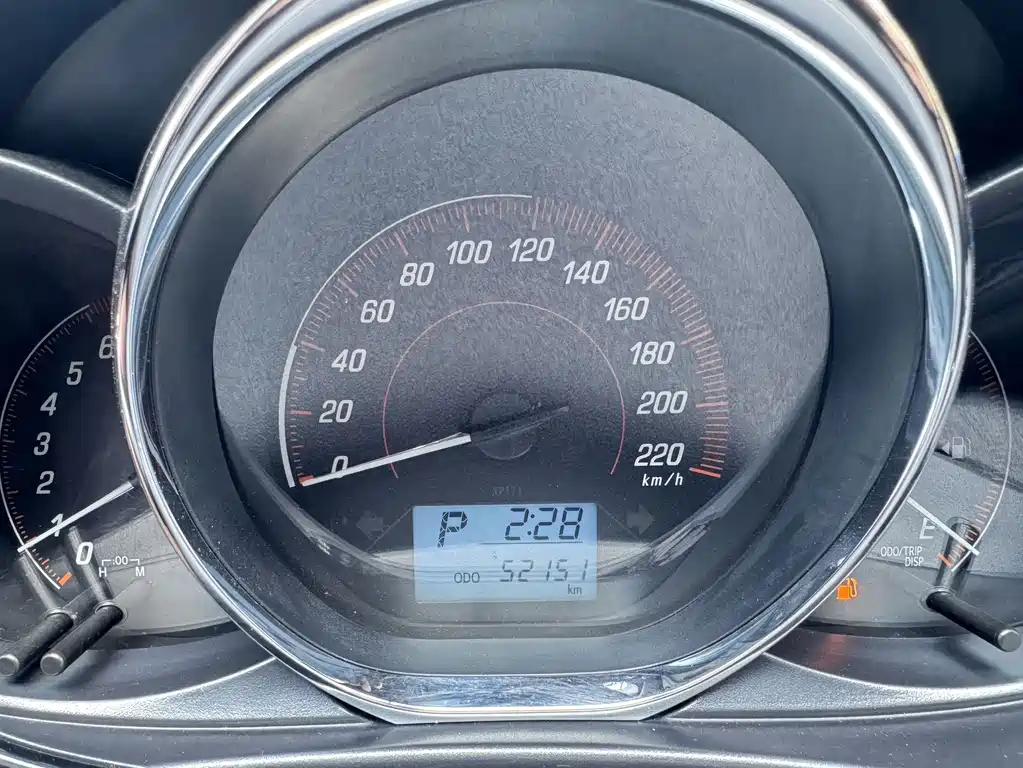 Toyota Yaris L 2022 — фото 17