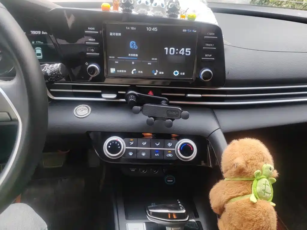 Hyundai Elantra 2022
