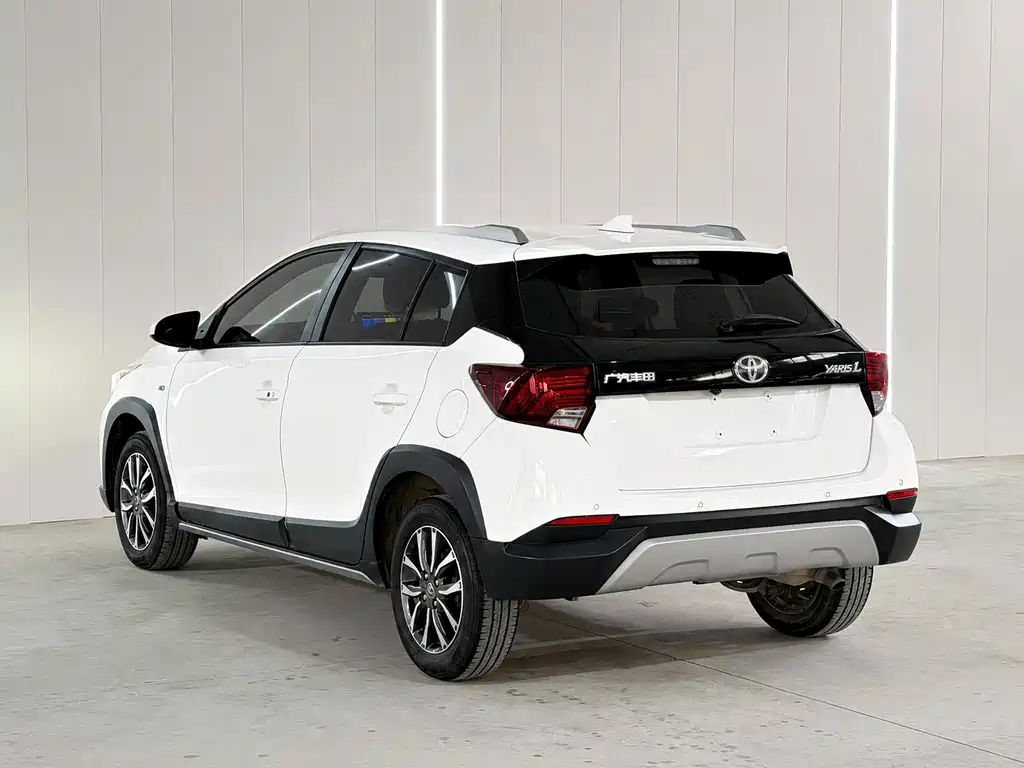 Toyota Yaris L 2022