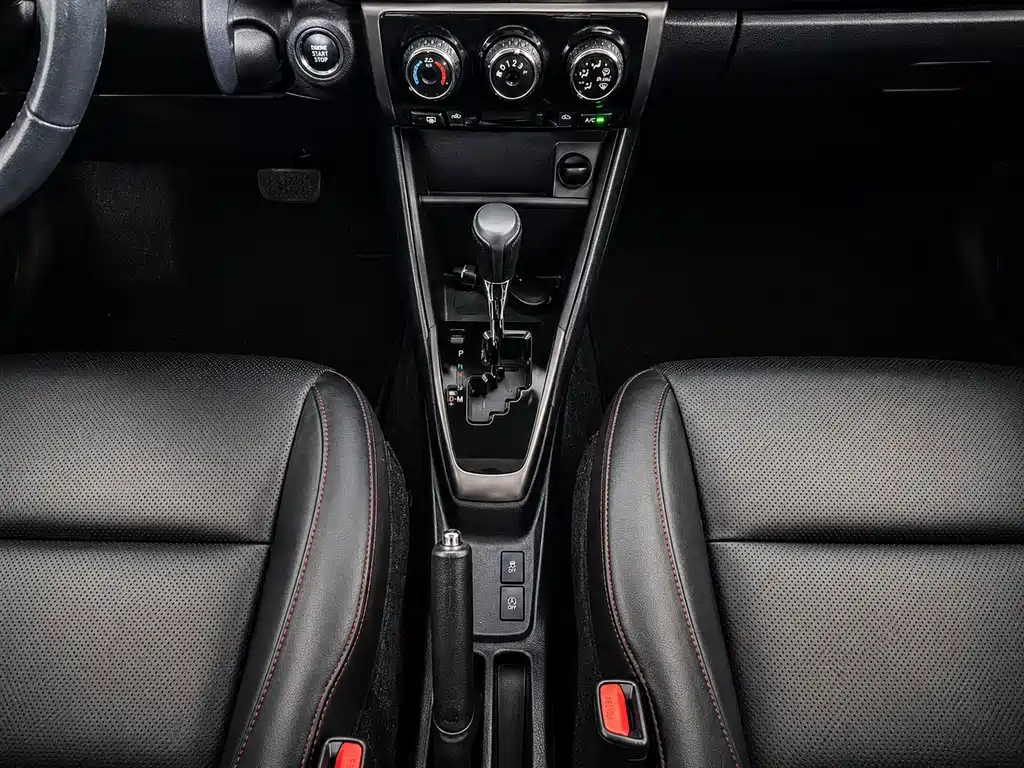 Toyota Yaris L 2022 — фото 12