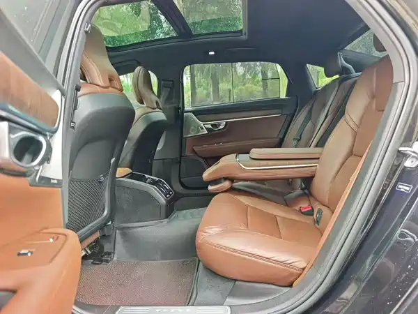 Volvo S90 2022
