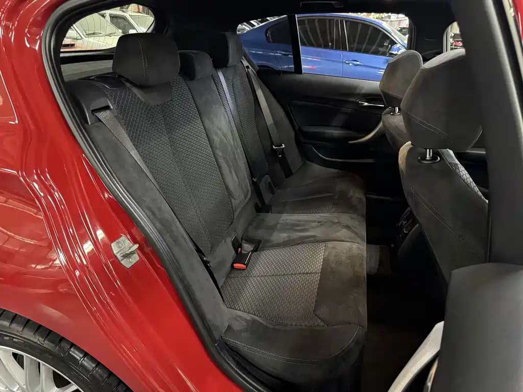 BMW 1 Series 2018 — фото 13