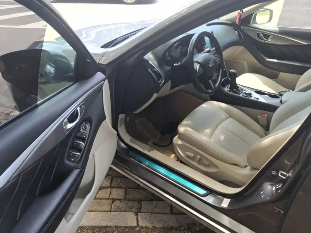 Infiniti Q50L 2015 — фото 16