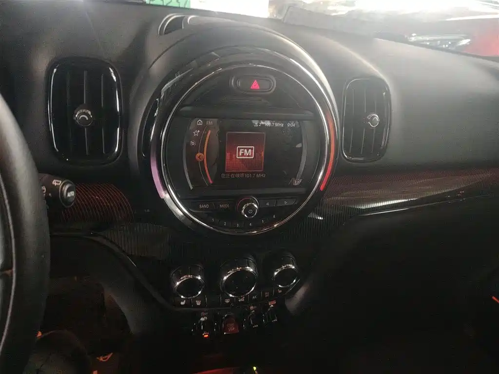 MINI Countryman 2018 — фото 13