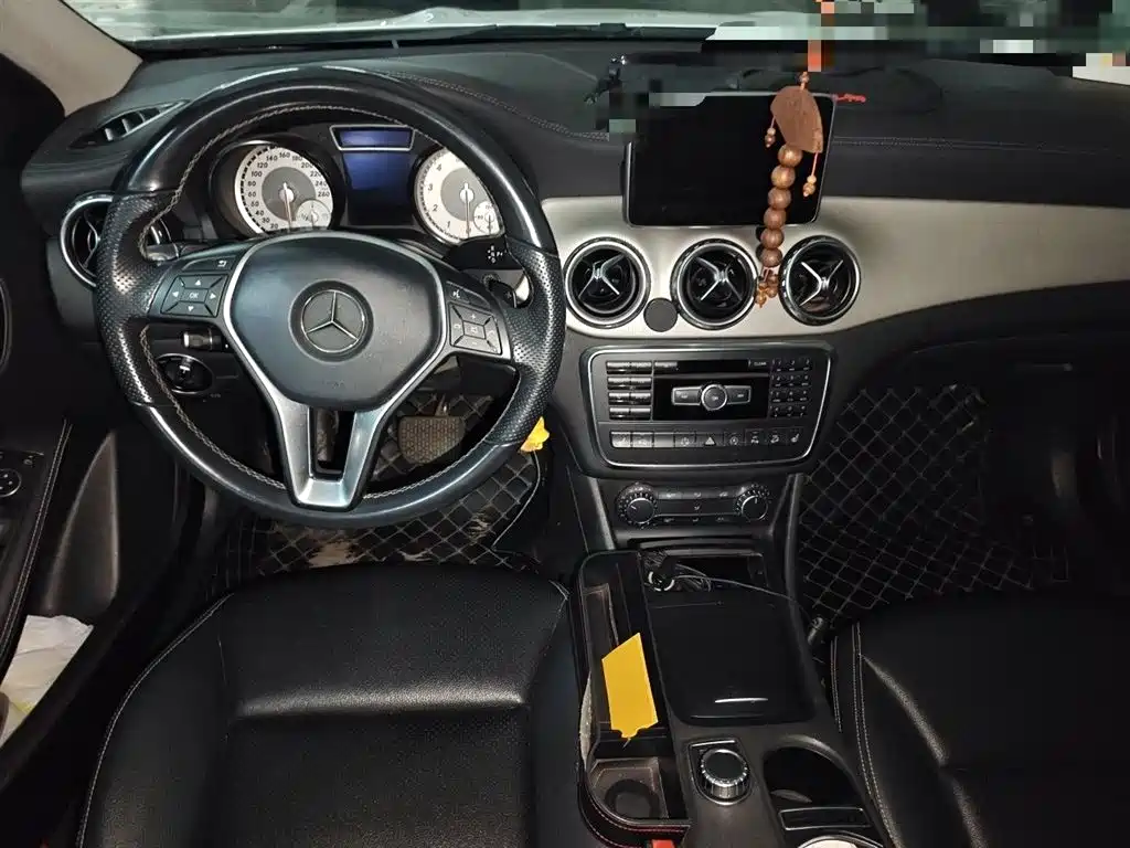 Mercedes-Benz GLA 2015