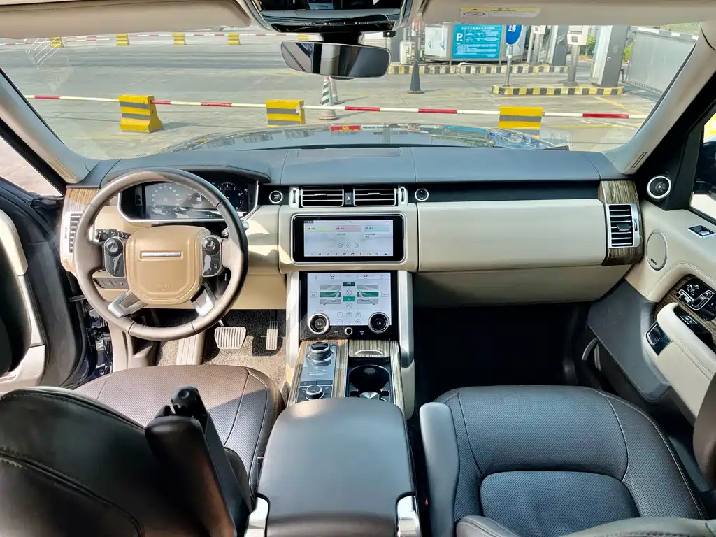 Land Rover Range Rover 2019 — фото 17