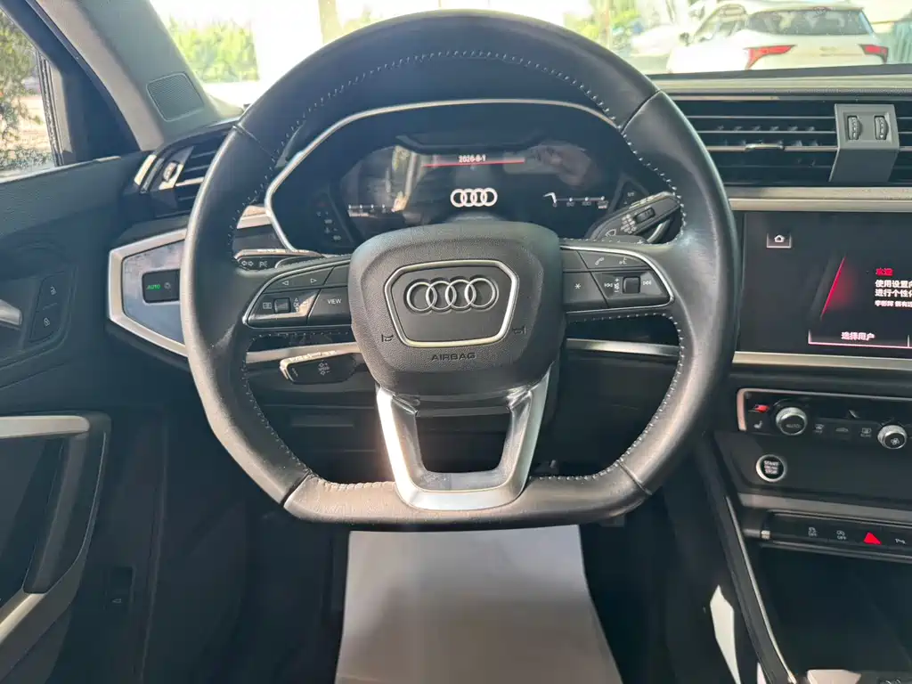 Audi Q3 2021 — фото 18