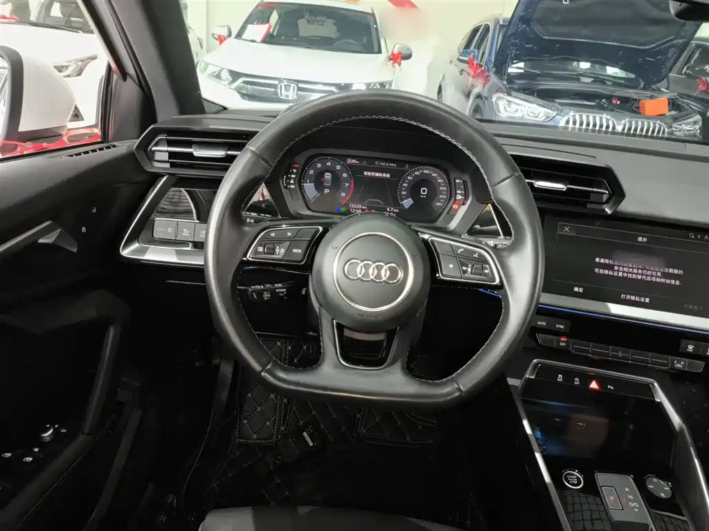 Audi A3 2024 — фото 11