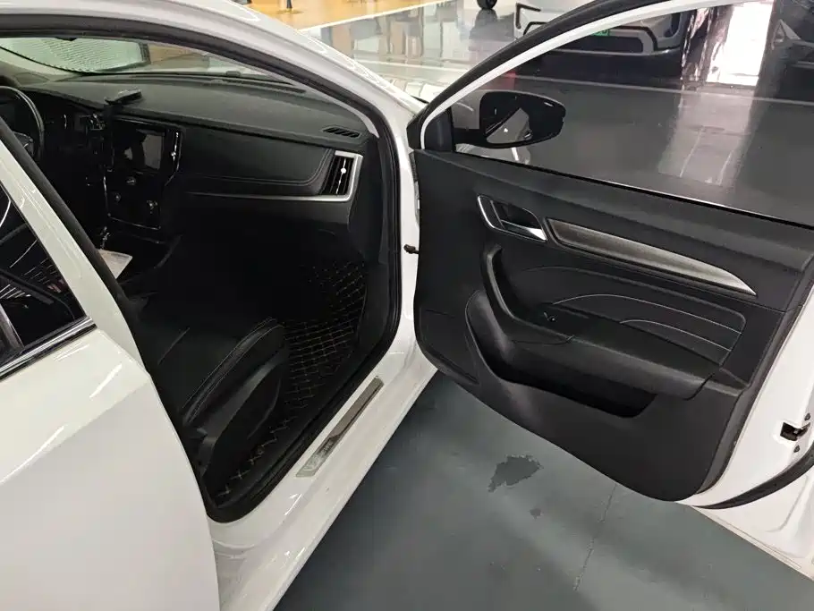 Roewe i6 Classic 2019 — фото 8