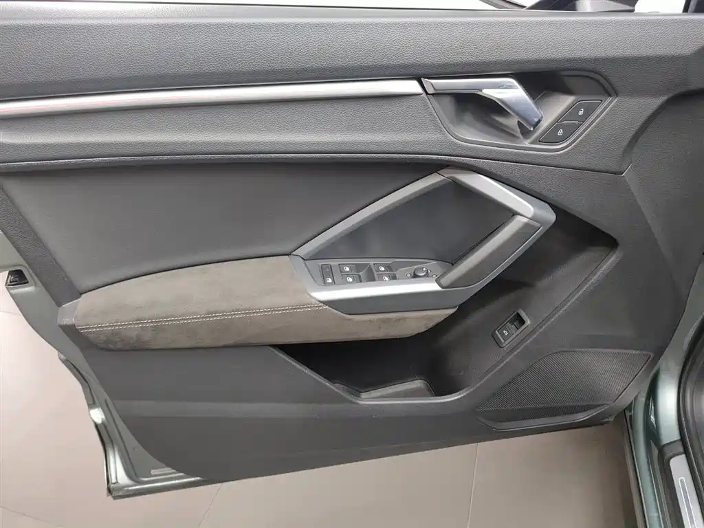 Audi Q3 Sportback 2021 — фото 23