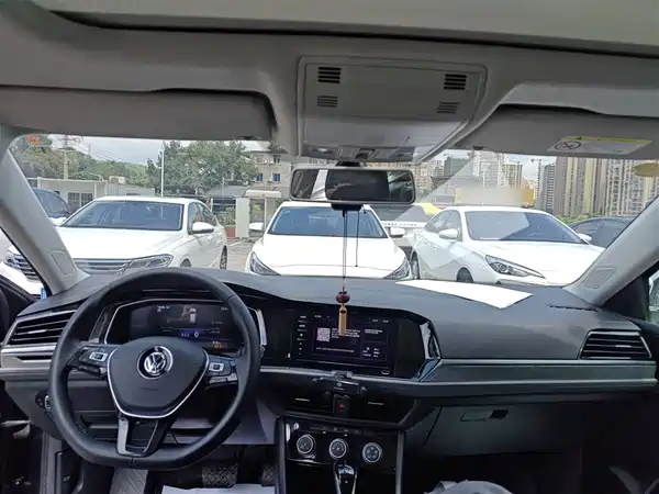 Volkswagen Sagitar 2021