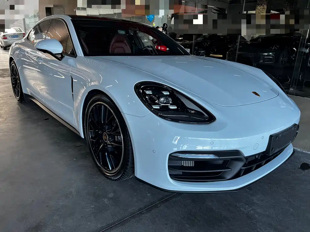 Porsche Panamera 2021