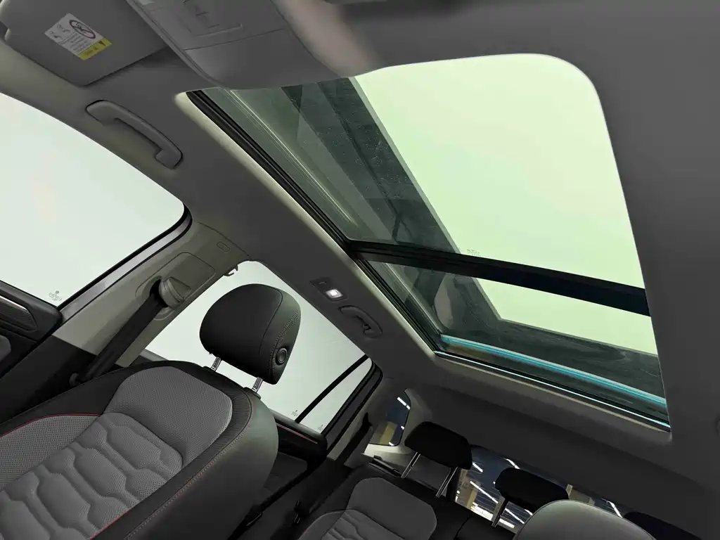 Volkswagen Tiguan L 2022 — фото 15