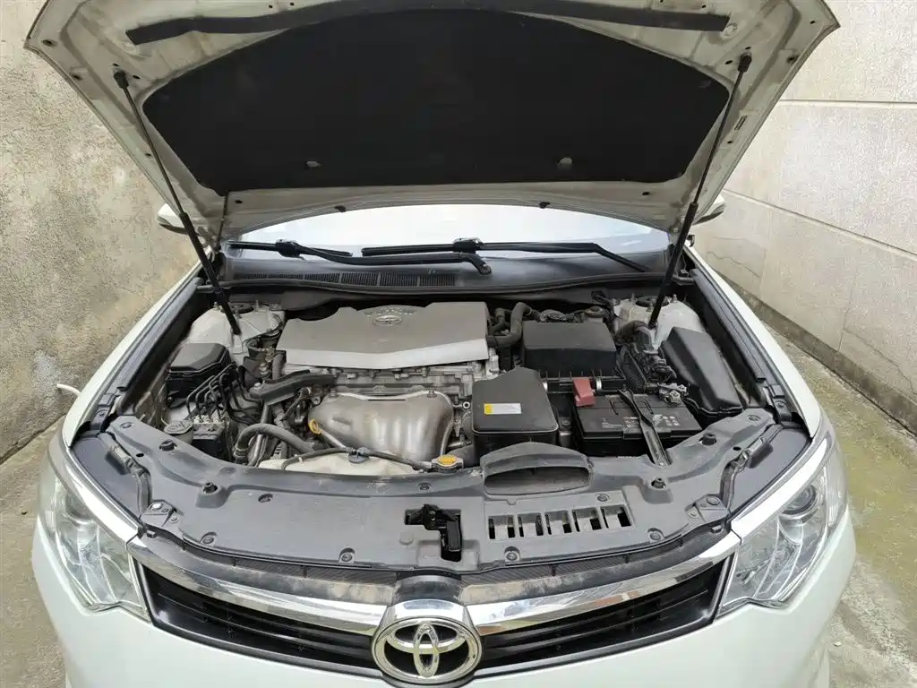 Toyota Camry 2017 — фото 16