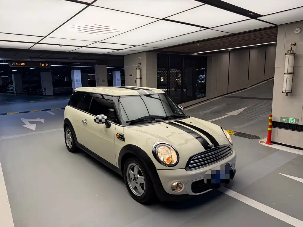 MINI Clubman 2011