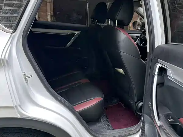 Geely Binyue 2022