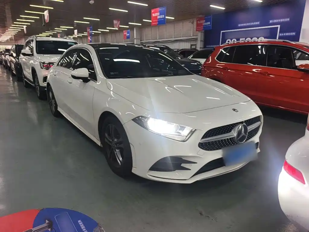 Mercedes-Benz A-Class 2020 — фото 4