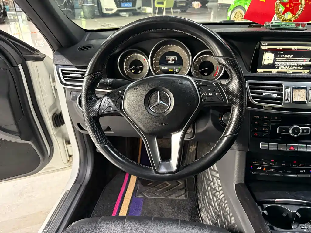 Mercedes-Benz E-Class 2014 — фото 12