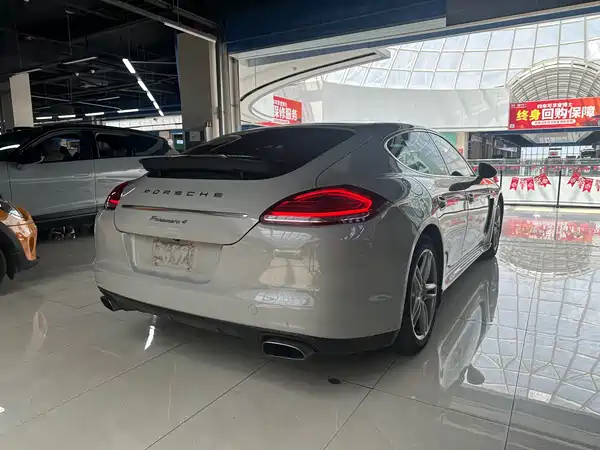 Porsche Panamera 2012
