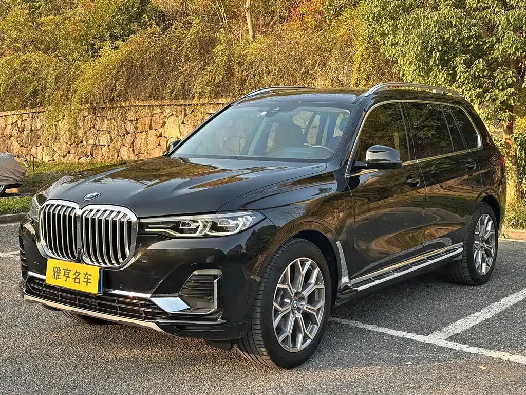 BMW X7 2022 — фото 1