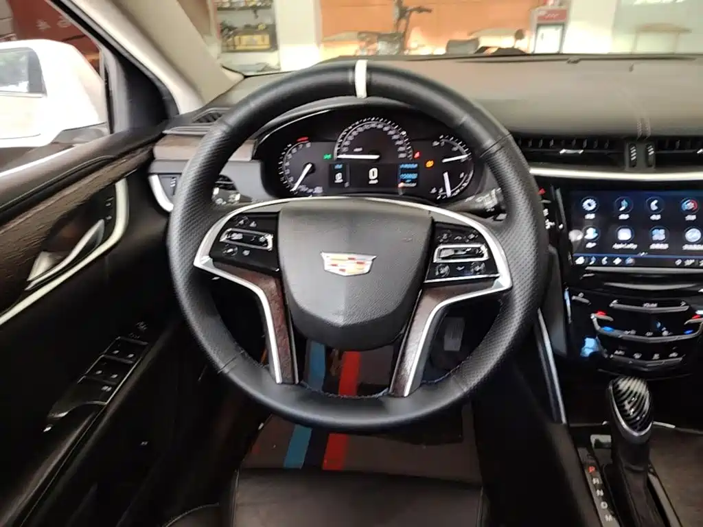 Cadillac XTS 2019 — фото 11