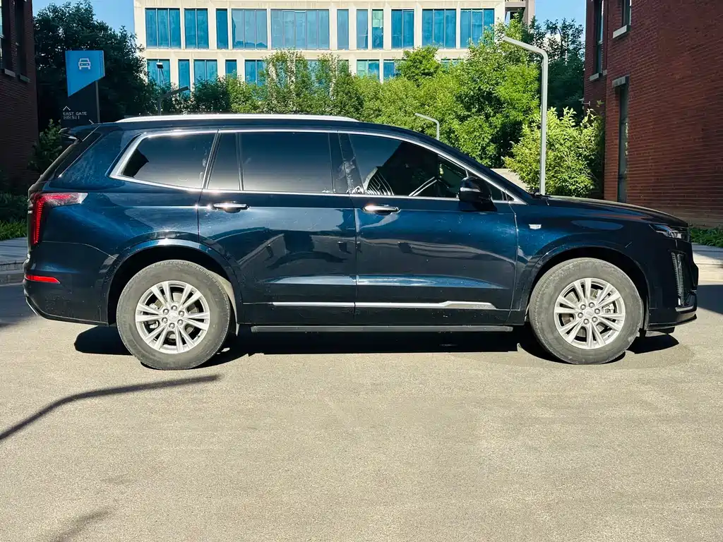 Cadillac XT6 2022 — фото 4