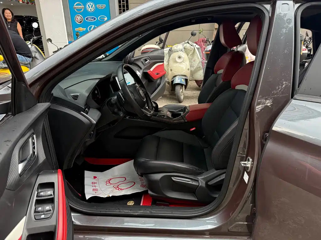 MG MG5 2021