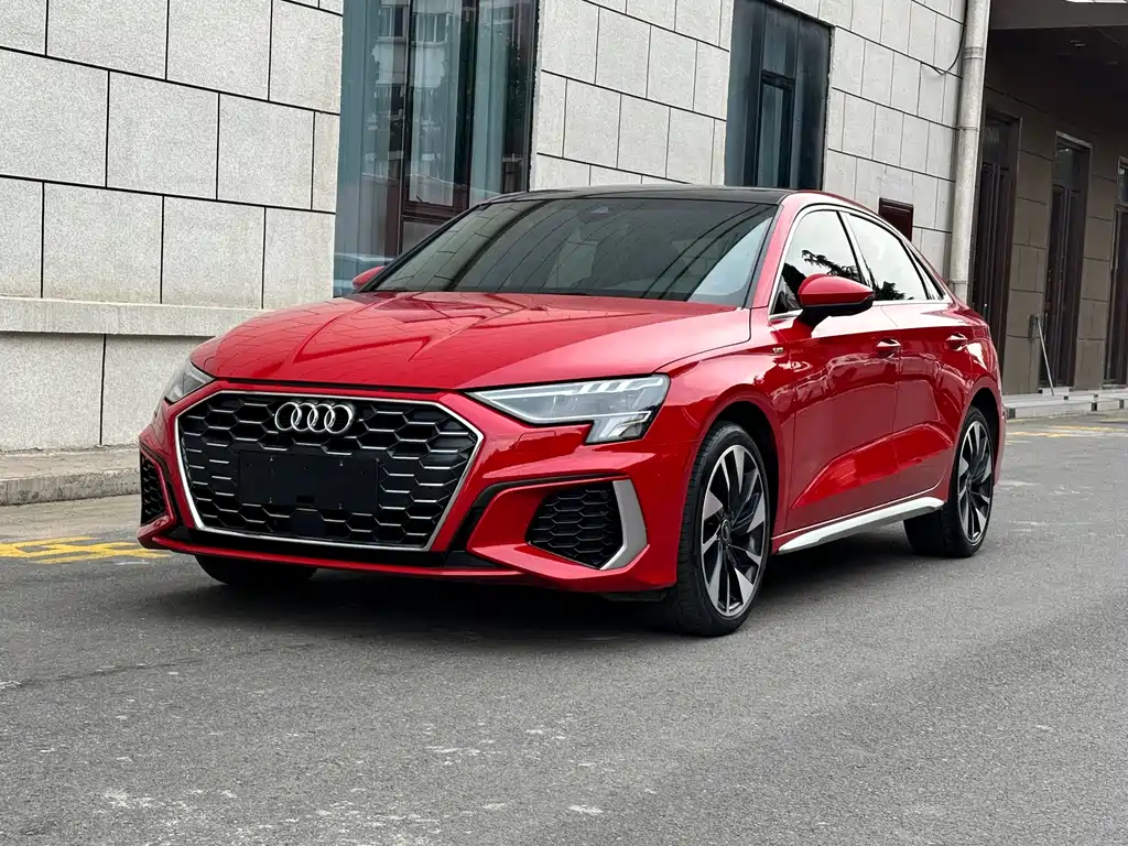 Audi A3 2023 — фото 1