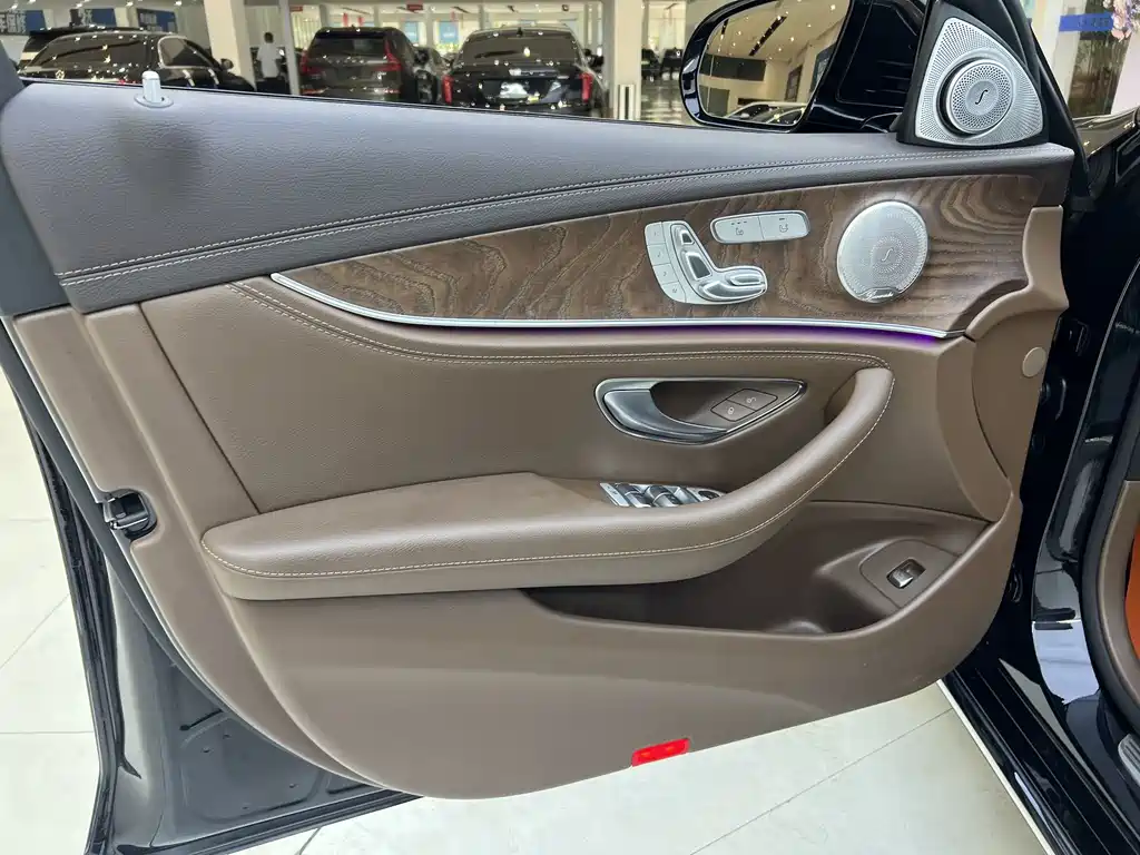 Mercedes-Benz E-Class 2023 — фото 22