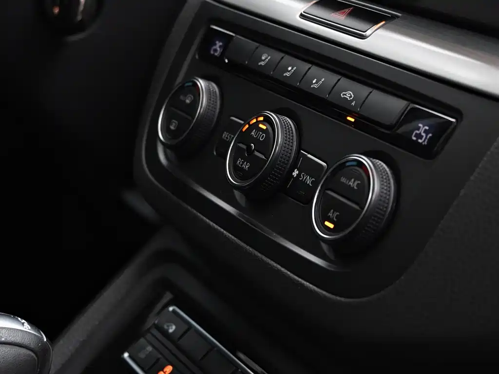 Volkswagen Sharan 2018 — фото 31