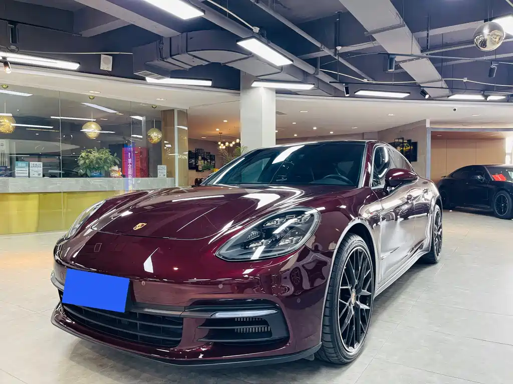 Porsche Panamera 2020 — фото 1
